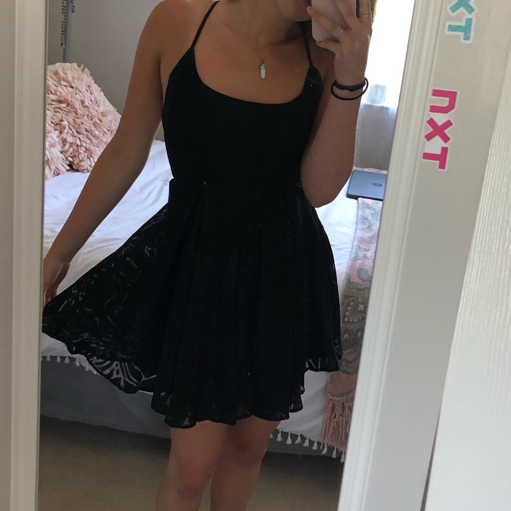 black babydoll lace dress selfie Leslie boutique